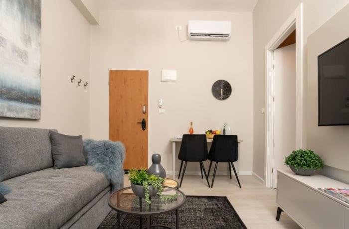Ben Yehuda, 3 Lovely Flats In The Same Building Jeruzalem Buitenkant foto