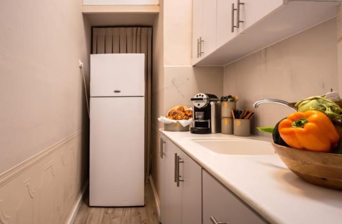 Ben Yehuda, 3 Lovely Flats In The Same Building Jeruzalem Buitenkant foto